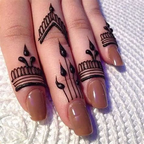 11_45 Latest Finger Mehndi Designs To Try Out In 2020