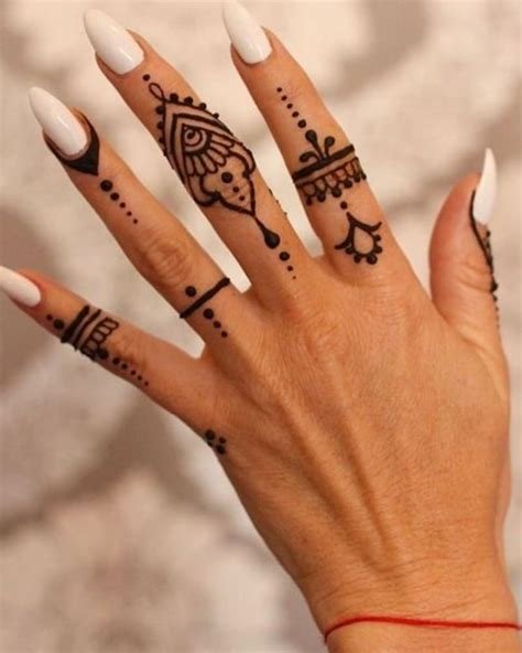 7_9 Unique Collections of Finger Mehndi Designs