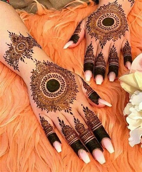 8_Hariyali Teej 2021 10 Best Shiv Parvati Mehendi Designs For Inspiration