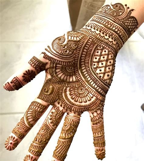 5_Up Your Look With These Stunning Karwa Chauth Mehndi Designs