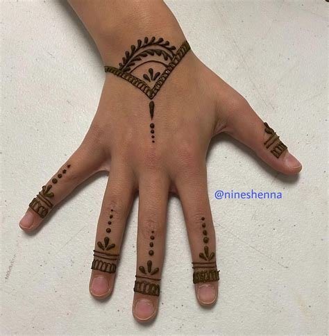 15_Easy  Simple Kids Mehndi Designs 2021 Images Download