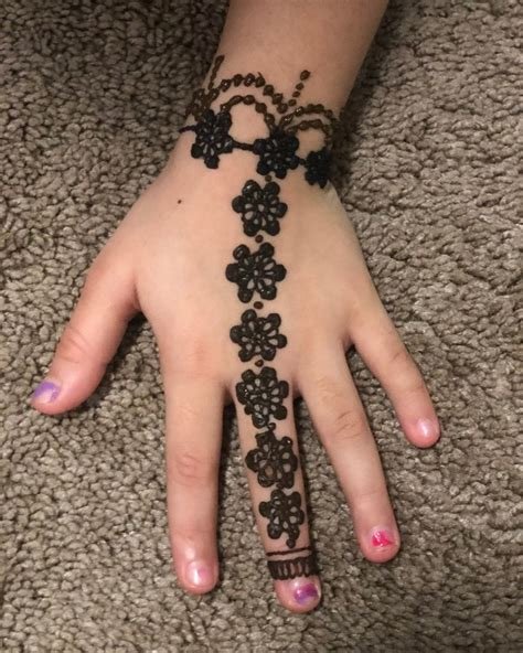 10_100 Simple Mehndi Design For Kids Images  Best Mehndi Designs For Kids