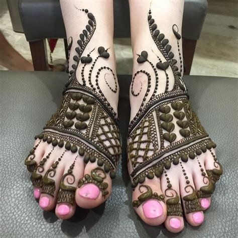 11_Foot Full Bridal Mehndi Design