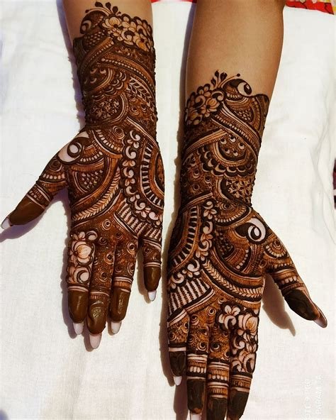 2_10 Selected Full Hath Ki Mehandi Designs for a Stunning Look