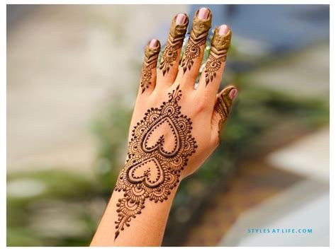 8_10 Heart Shaped Mehndi Designs For your Loved Ones