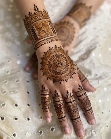 10_70 Gorgeous Back Hand Mehndi Designs That Stole Our Hearts  Pyaari