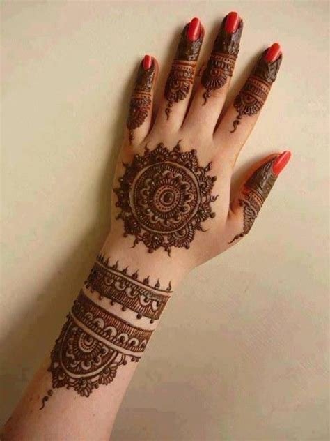 11_Round Mehndi Designs 26 Easy Circle Shape Mehandi Design for Brides