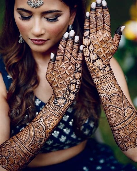 11_70 Gorgeous Back Hand Mehndi Designs That Stole Our Hearts  Pyaari