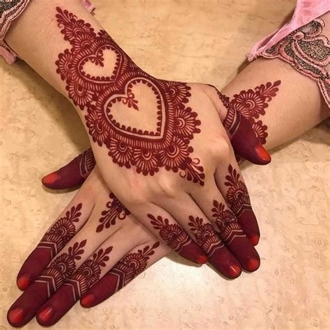 12_70 Gorgeous Back Hand Mehndi Designs That Stole Our Hearts  Pyaari