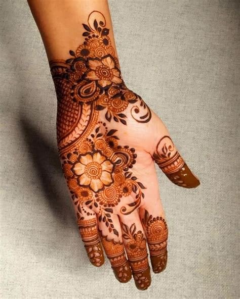 4_Beautiful  Simple Mehndi Designs for Hand  K4 Fashion