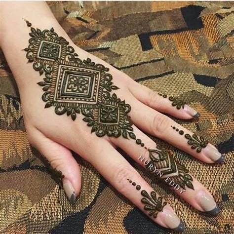 7_25 Trendy and Stylish Tikki Mehndi Designs  Tikli