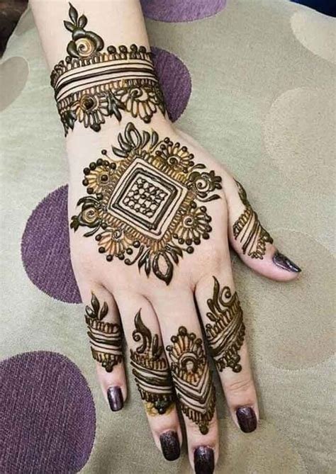8_Latest Mehndi Designs 2020  60 Simple And New Mehendi Designs
