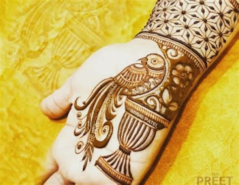 15_Mehndi Designs For Karwa Chauth 2022 Check Out Some Trendy Beautiful