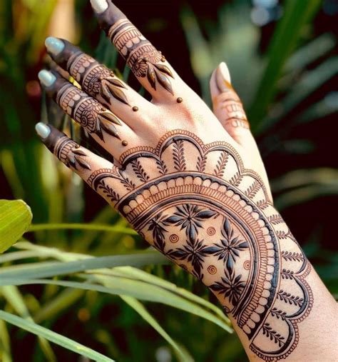 9_Up Your Look With These Stunning Karwa Chauth Mehndi Designs