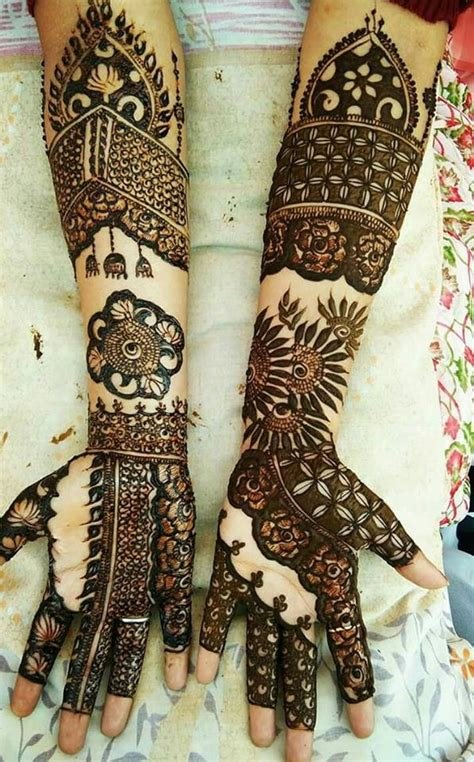 12_70 Gorgeous Back Hand Mehndi Designs That Stole Our Hearts  Pyaari