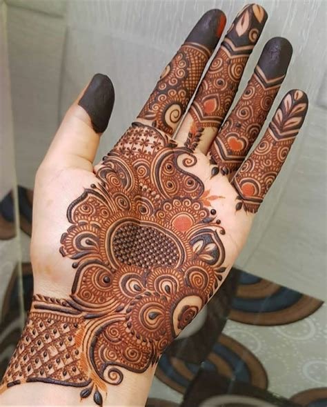 7_NEW Simple Mehndi Designs For Girls  Ladies  FinetoShine