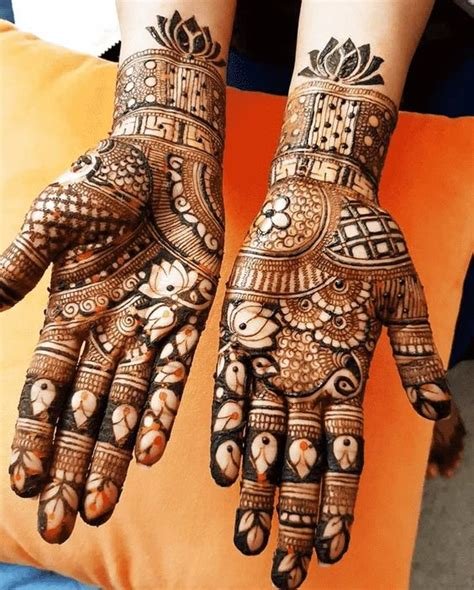 10_25 Latest Floral Mehndi Designs 2023