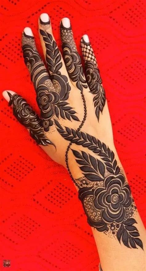 14_Unique Back Hand Mehndi Designs For The Bridesmaids  WedMeGood