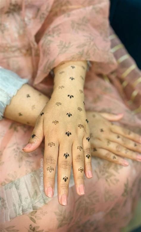 5_57 Latest And Gorgeous Full Hand Mehndi Back Hand Mehndi Designs