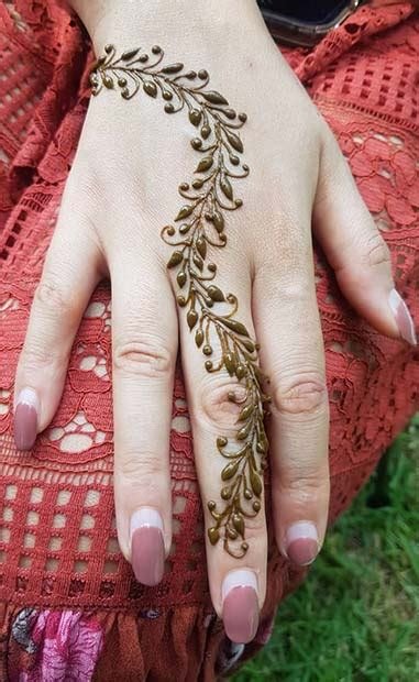 6_10 Latest Single Line Mehndi Designs with Pictures  Styles At Life