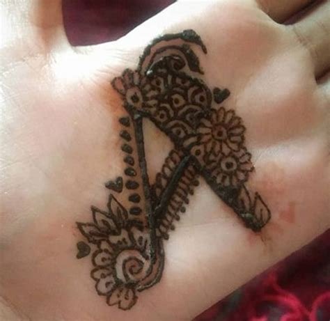 2_10 Unique A Letter Mehndi Designs With Pictures