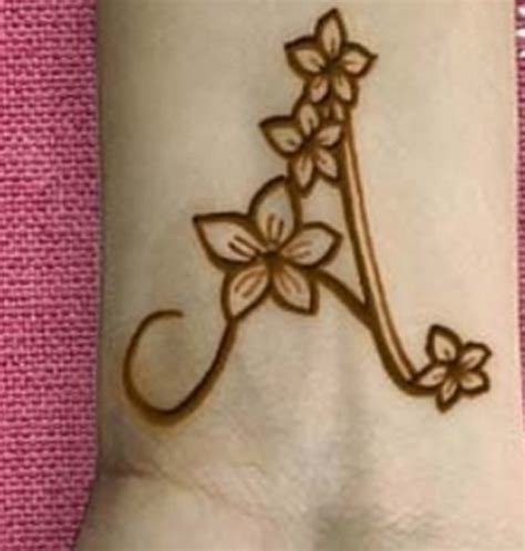 6_10 Unique A Letter Mehndi Designs With Pictures