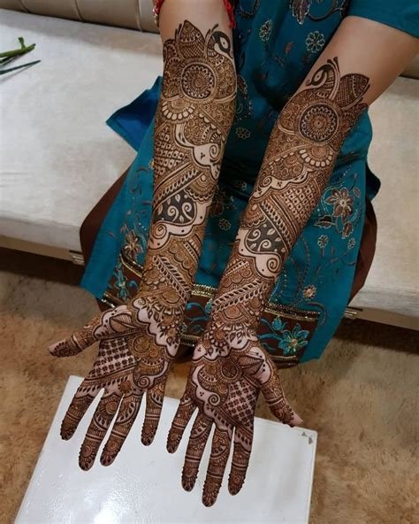 14_Best 13 Back Hand Unique Mehndi Designs for Party