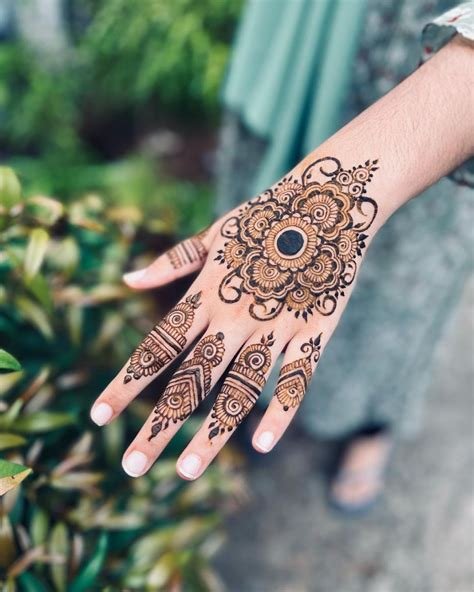 4_21 Simple Mehndi Design for Left Hand Inspirations For The Bride Squad