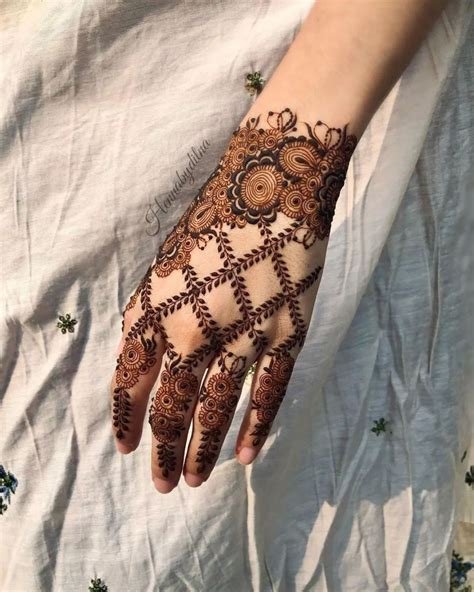 5_Bridal Mehndi Designs  9 Most Adorable Mehndi Design To Try