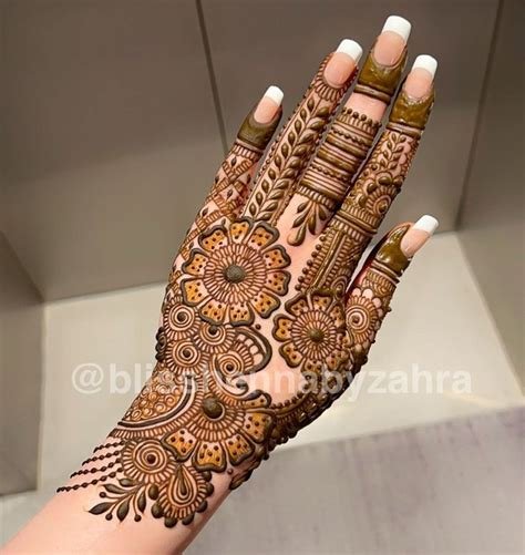 9_Gorgeous Bridal Mehndi Design for 2023  Easy mehndi Designs