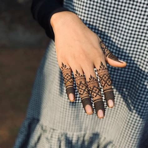 7_7 Finger Mehndi Designs Which Look Sleek And Modern For You To Try In 2023