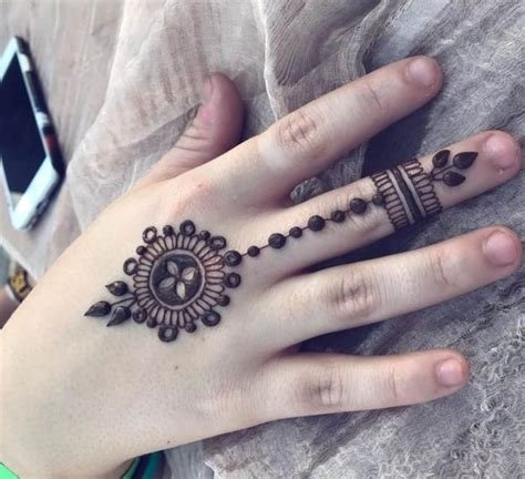 14_51 Easy  Simple Mehndi Designs for Kids