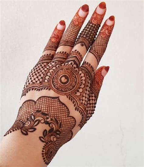 15_Simple Mehndi Designs For Beginners On Paper