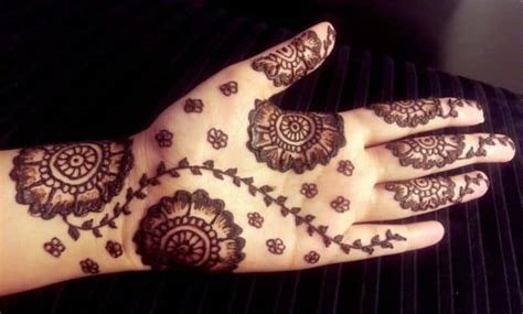 9_Beautiful  Simple Mehndi Designs for Hand  K4 Fashion