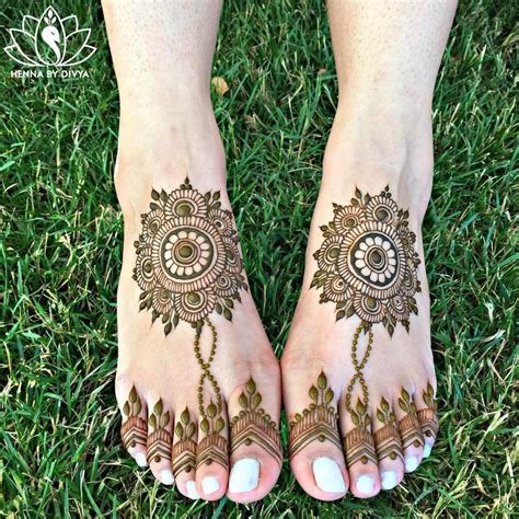 3_21 Simple Foot Mehndi Design That Are Perfect For BridesToBe