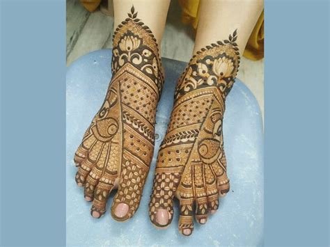 1_Adorning Your Feet A Comprehensive Guide To Pairo Ki Mehndi Designs