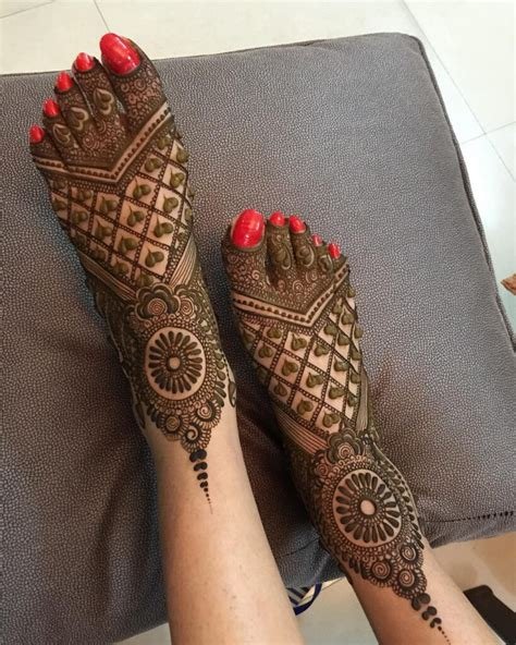 5_Bridal Mehndi Designs  9 Most Adorable Mehndi Design To Try