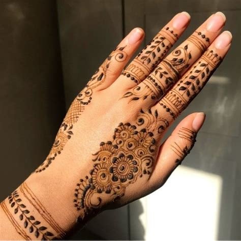 12_70 Gorgeous Back Hand Mehndi Designs That Stole Our Hearts  Pyaari