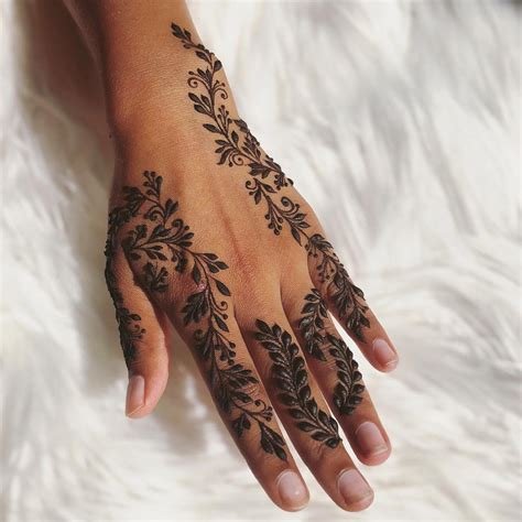 12_Short Mehndi Design Ideas That Will Make You the Star of the Show