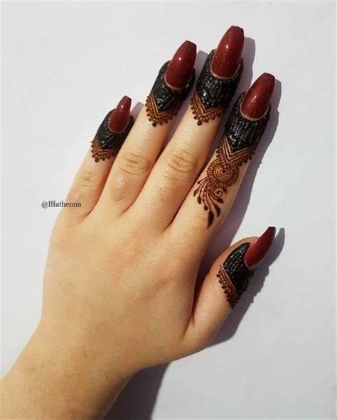 9_Short Mehndi Design Ideas That Will Make You the Star of the Show