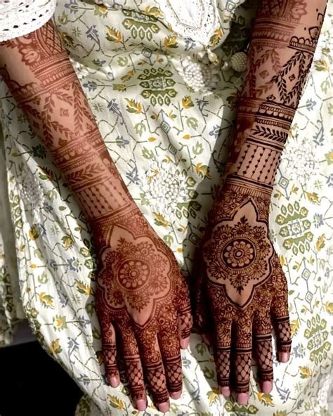 3_10 Selected Full Hath Ki Mehandi Designs for a Stunning Look