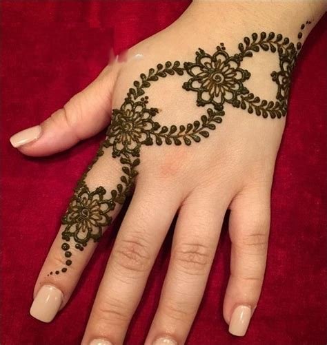 4_Simple Mehndi Designs For Eid Front  Design Talk