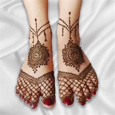 13_Top 10 Mehndi Designs For 2022 and 2023