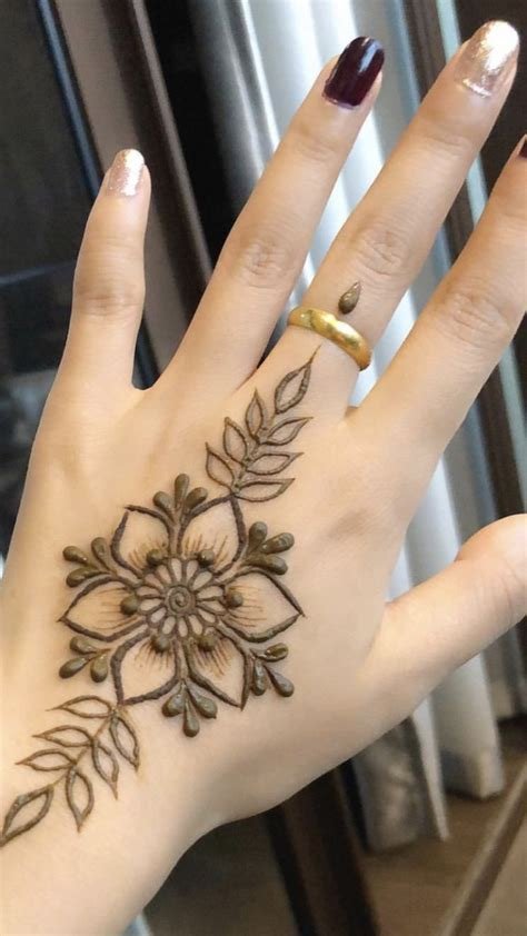 9_50 Gorgeous And Simple Henna Designs For The Minimalist Mehndi