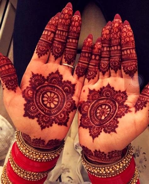 8_Latest and popular Gol Tikki Mehndi Designs with picture 20202021
