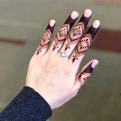 7_Latest Mehndi Designs For Front  Back Hands 2024