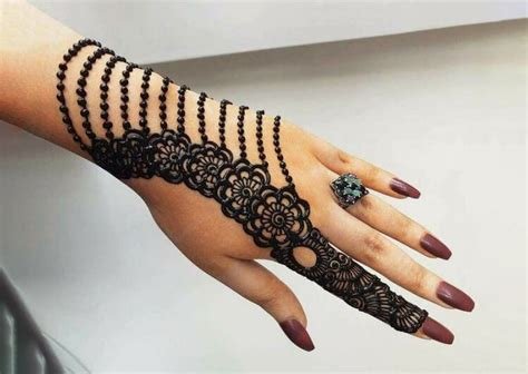 14_Round Mehndi Designs for hands You Should Definitely Try In 2020