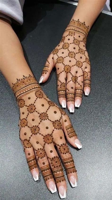 7_Superb Dot Mehndi Designs For Hands  Dots Style Eid Mehndi Designs