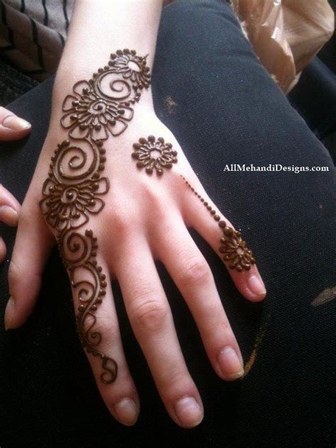 6_51 Easy  Simple Mehndi Designs for Kids