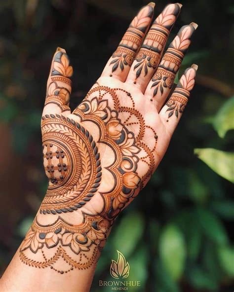 2_25 Simple Mehndi Design Image That Make Your Hands Beautiful